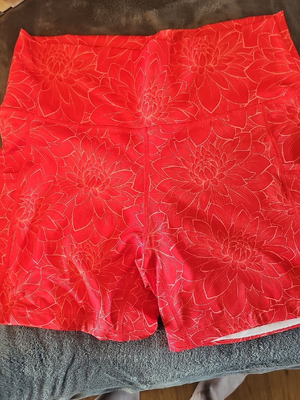 Constantly Varied Gear CVG Shorts Womens Red LOTUS  Pockets Crossfit Squats